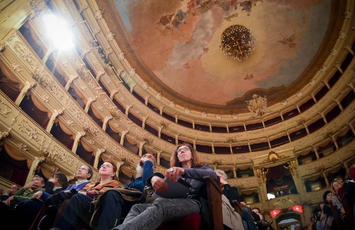 Como Prima e dopo Apple chi sono i padroni del mondo con Antonio Bosio e Alberto Puliafito (giovane), modera DIego Minonzio, Teatro Sociale Primavere de La Provincia