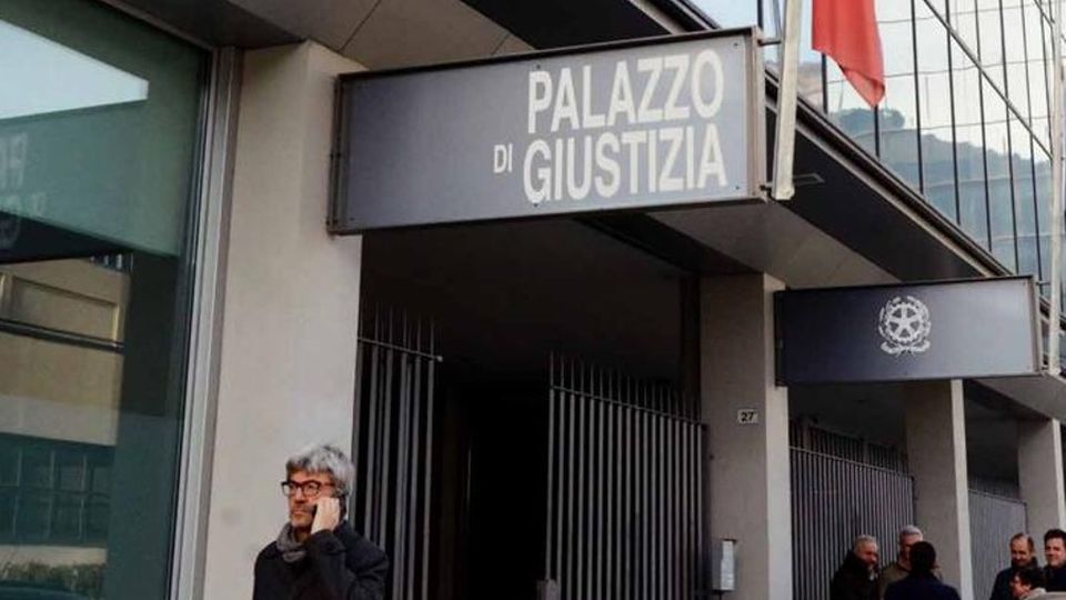 Casatenovo, ragazzina adescata su Fb “L’amico” ruba i gioielli della madre Casatenovo, ragazzina adescata su Fb “L’amico” ruba i gioielli della madre