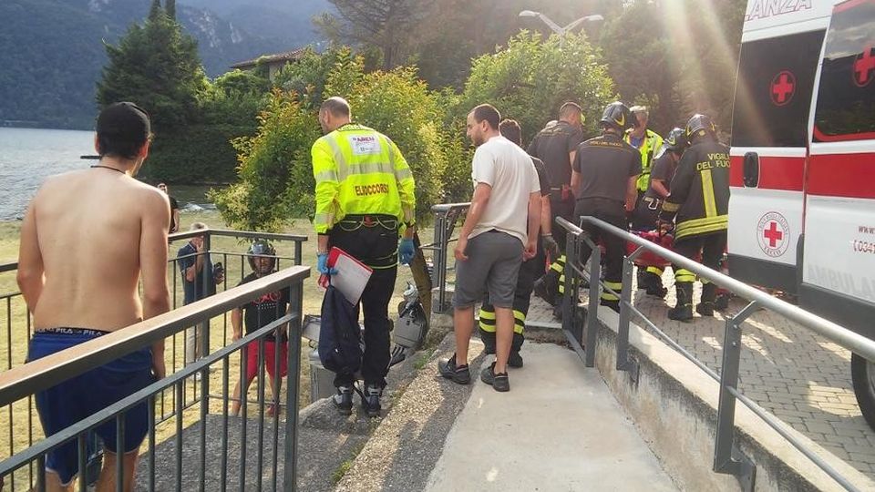 Si tuffa dal Moregallo E finisce sopra una canoa Si tuffa dal Moregallo E finisce sopra una canoa