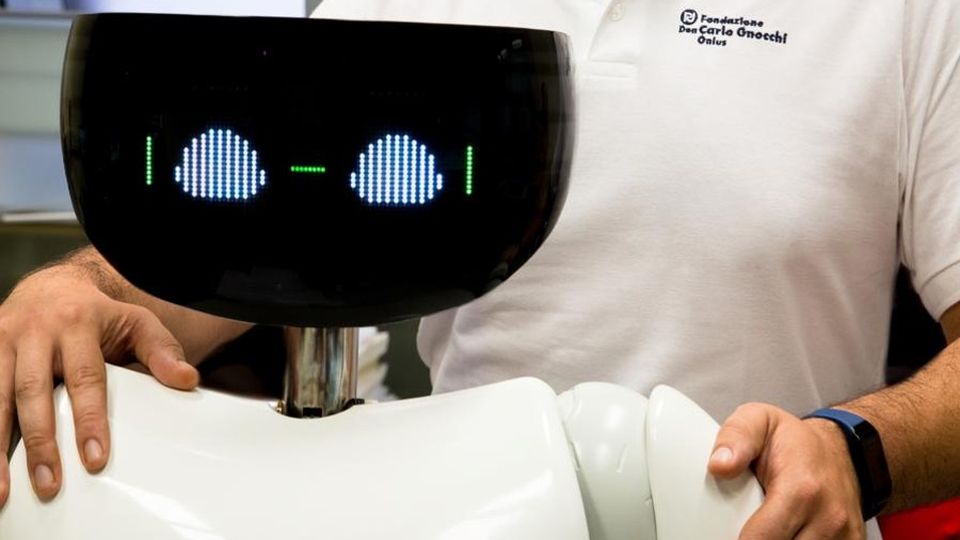 Le Primavere «Robot e androidi? Saranno presto più intelligenti di noi» Le Primavere «Robot e androidi? Saranno presto più intelligenti di noi»