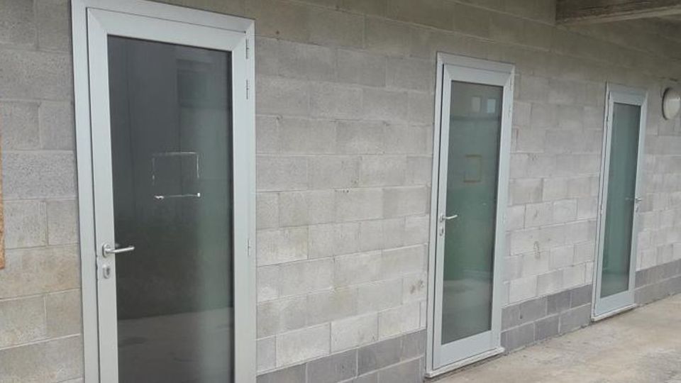 Merate, ladri al centro sportivo Cercano soldi , scappano con i palloni Merate, ladri al centro sportivo Cercano soldi , scappano con i palloni
