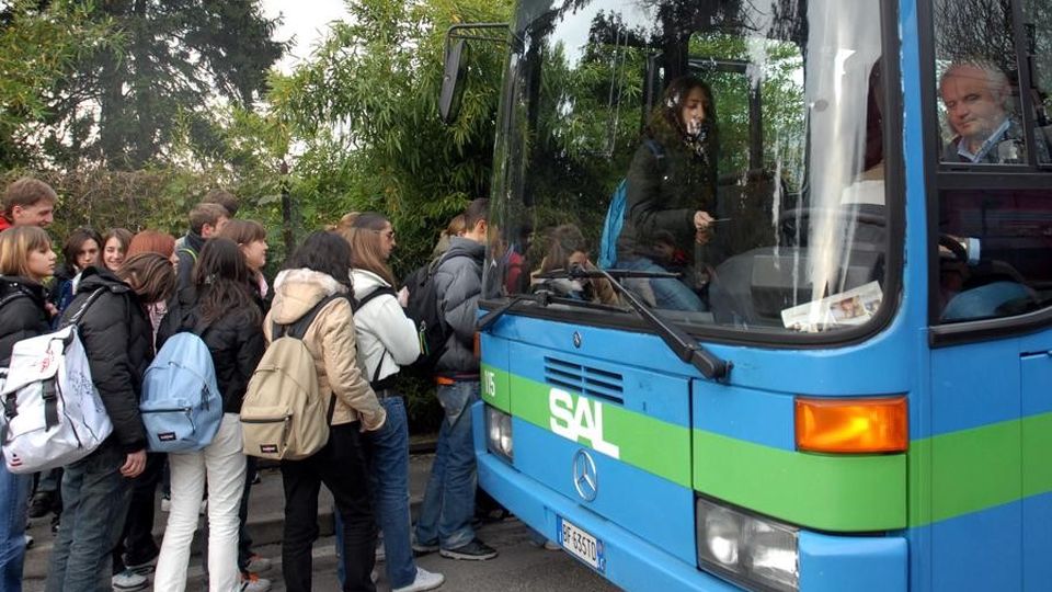 Scuolabus, salasso in vista Da settembre rincaro del 50% Scuolabus, salasso in vista Da settembre rincaro del 50%