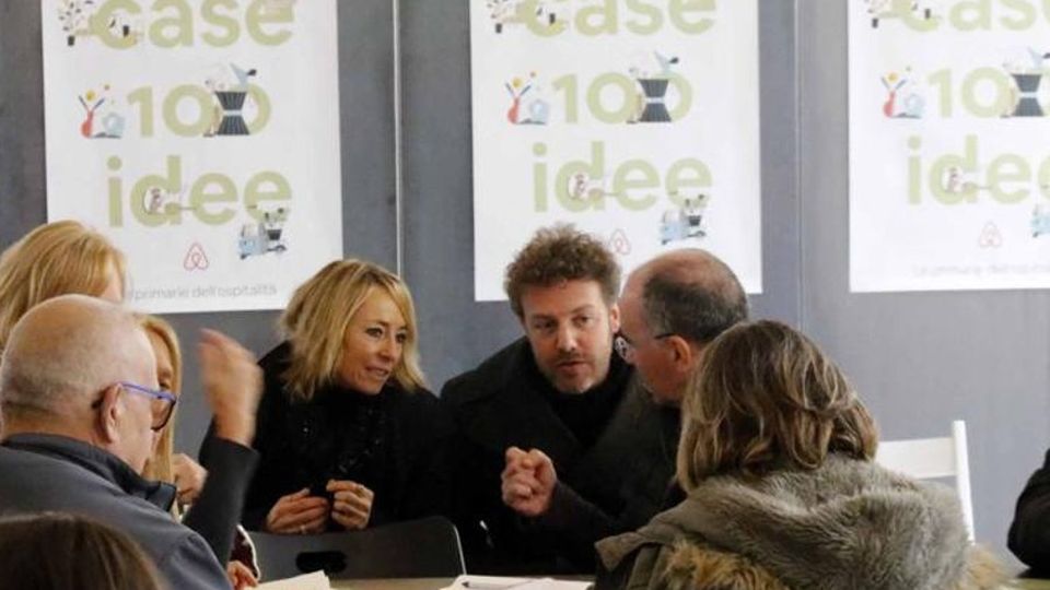 “100 case per 100 idee” Un nuovo turismo per Lecco “100 case per 100 idee” Un nuovo turismo per Lecco