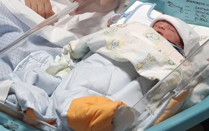 «Io, mamma, da Enna a Gravedona per partorire»
