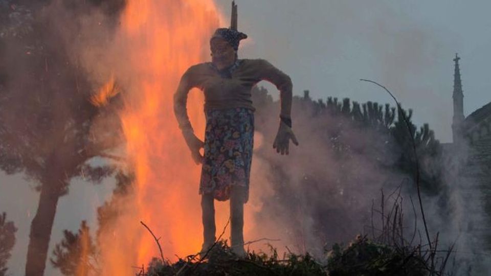 Il rogo della Giubiana «Tradizione che riprende vigore» Il rogo della Giubiana «Tradizione che riprende vigore»
