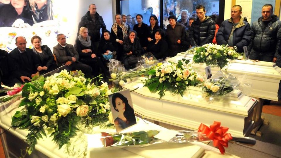 Chiuso, cinque anni fa la tragedia delle bimbe Chiuso, cinque anni fa la tragedia delle bimbe