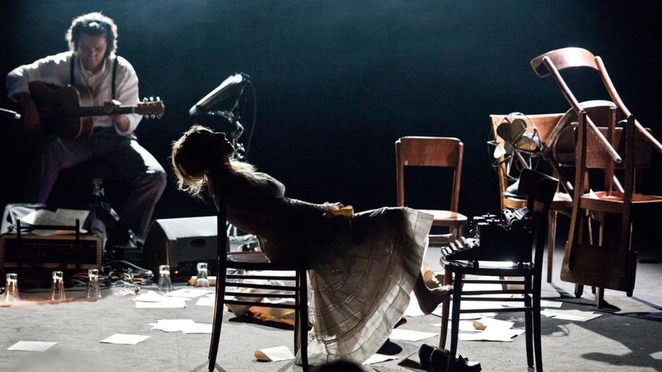 Le primavere di Alda Merini Uno spettacolo di poetessa al Sociale Le primavere di Alda Merini Uno spettacolo di poetessa al Sociale