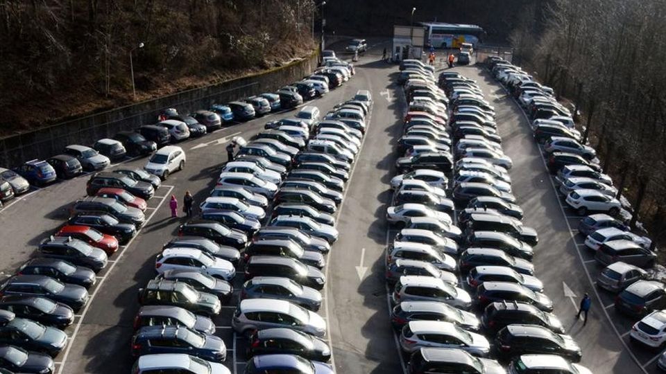 Raddoppiano i posteggi per i Piani di Bobbio Raddoppiano i posteggi per i Piani di Bobbio