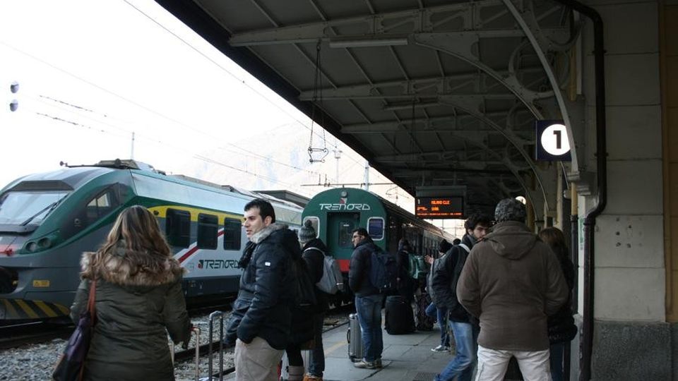 Danneggiò un treno a Tirano: preso minorenne Danneggiò un treno a Tirano: preso minorenne
