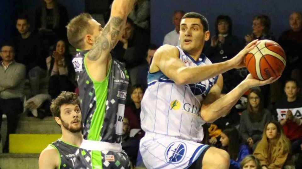 Gimar, meglio tardi che mai Vince a Reggio e va ai playout Gimar, meglio tardi che mai Vince a Reggio e va ai playout