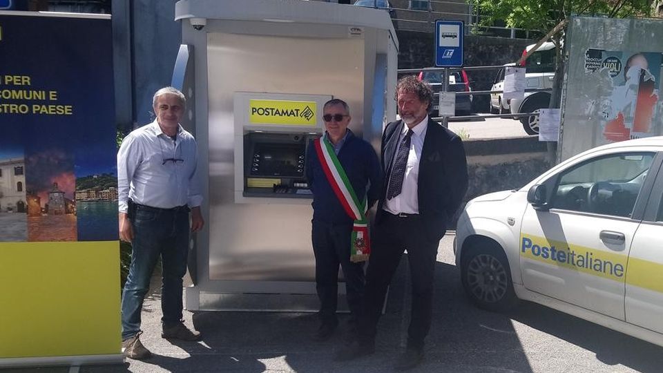 È arrivato il Postamat Un aiuto per i piccoli paesi È arrivato il Postamat Un aiuto per i piccoli paesi