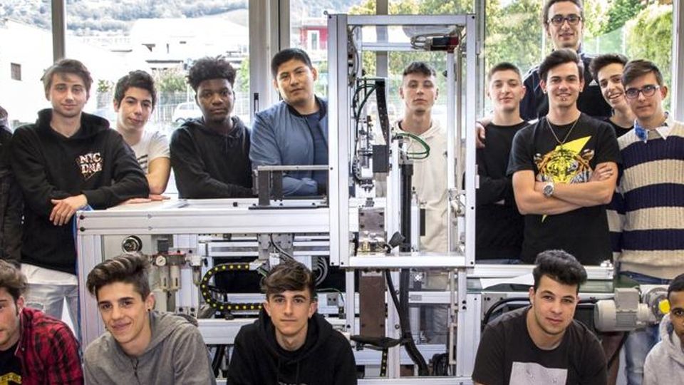 Fiocchi, aziende in classe per la formazione 4.0 Fiocchi, aziende in classe per la formazione 4.0