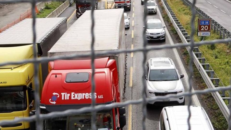Strade, Lecco al palo Bocciato il supercommissario Strade, Lecco al palo Bocciato il supercommissario