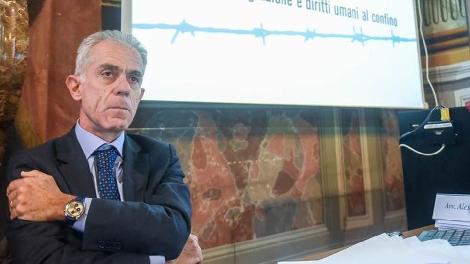 Como: droga e armi Otto arrestati Como: droga e armi Otto arrestati