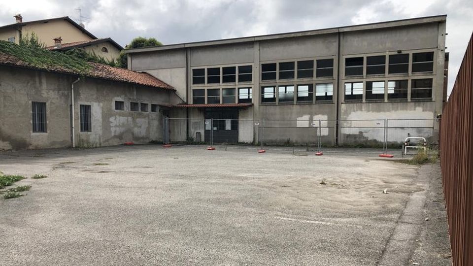 Merate, il quinto tentativo è quello buono Due offerte per la palestra del Manzoni Merate, il quinto tentativo è quello buono Due offerte per la palestra del Manzoni