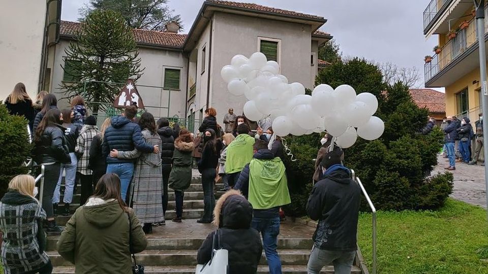 Bulciago, «Addio Camilla, eri un profumo di vita» Bulciago, «Addio Camilla, eri un profumo di vita»