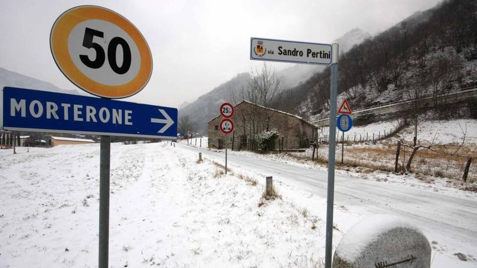 Slavine, strada è chiusa Ma a Morterone si circola Slavine, strada è chiusa Ma a Morterone si circola