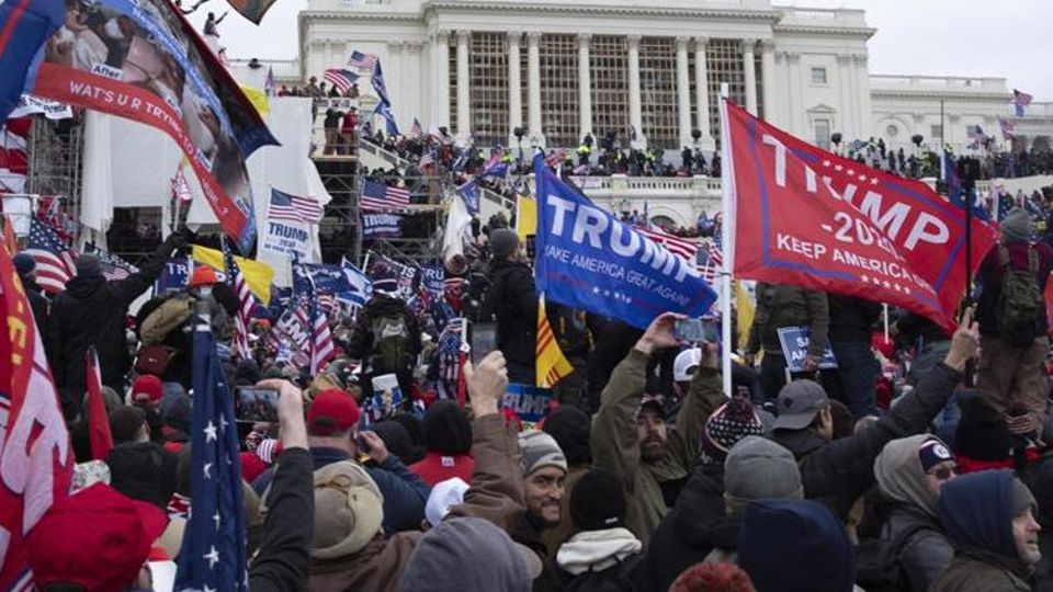 Usa: assalto al Congresso dei fans di Trump Usa: assalto al Congresso dei fans di Trump