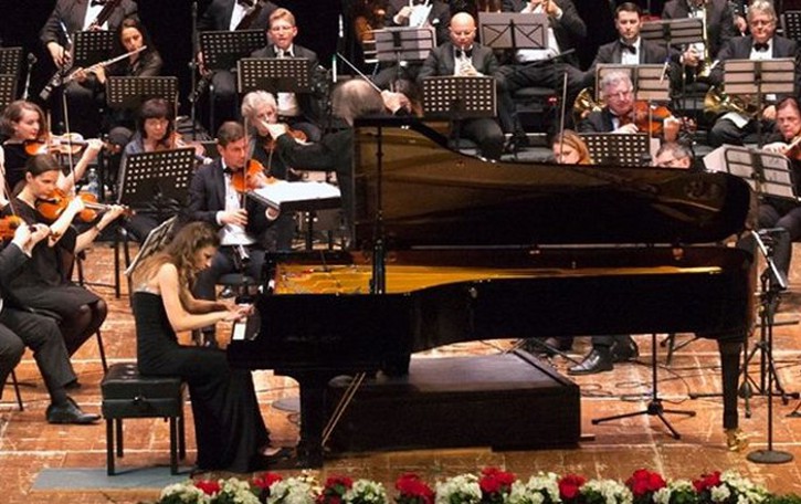 Speranza con la coda: di pianoforte