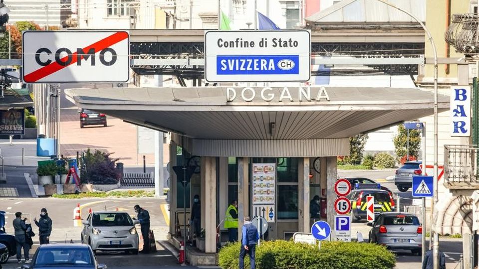 Coronavirus in Ticino Qui il record dei contagi Si valuta coprifuoco per tutti Coronavirus in Ticino Qui il record dei contagi Si valuta coprifuoco per tutti