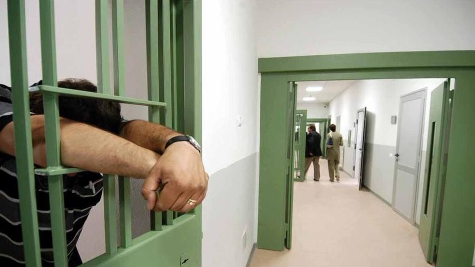 Virus a in carcere trasferiti 14 detenuti Ma contagi in calo Virus a in carcere trasferiti 14 detenuti Ma contagi in calo