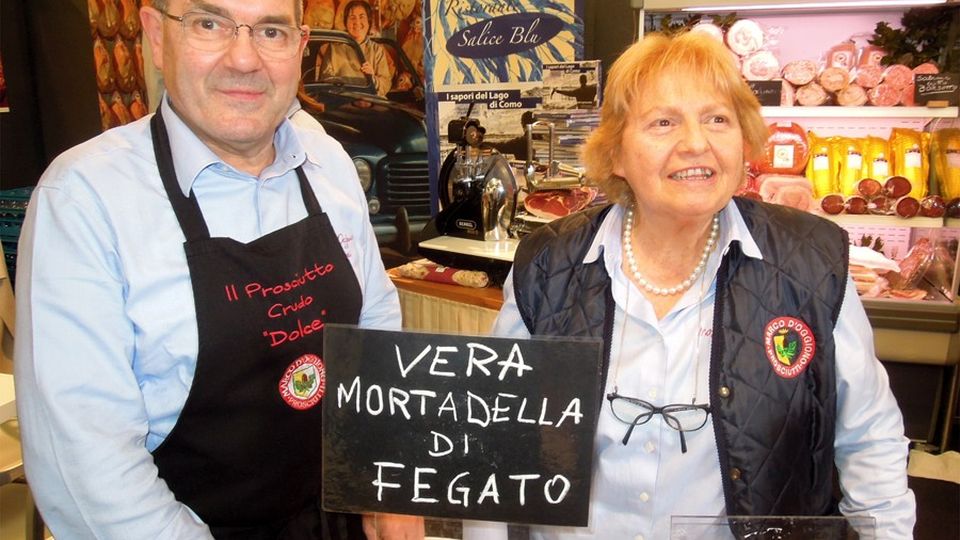 Oggiono, I prosciutti “spaziali” meritano il premio la “Rosa camuna” Oggiono, I prosciutti “spaziali” meritano il premio la “Rosa camuna”