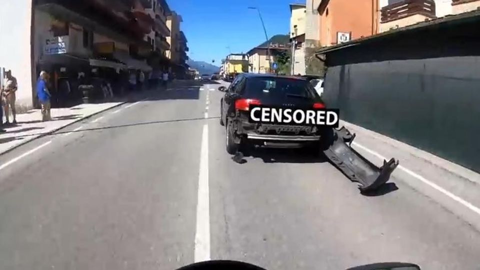 Speronò motociclista Un video lo ha inchiodato Speronò motociclista Un video lo ha inchiodato