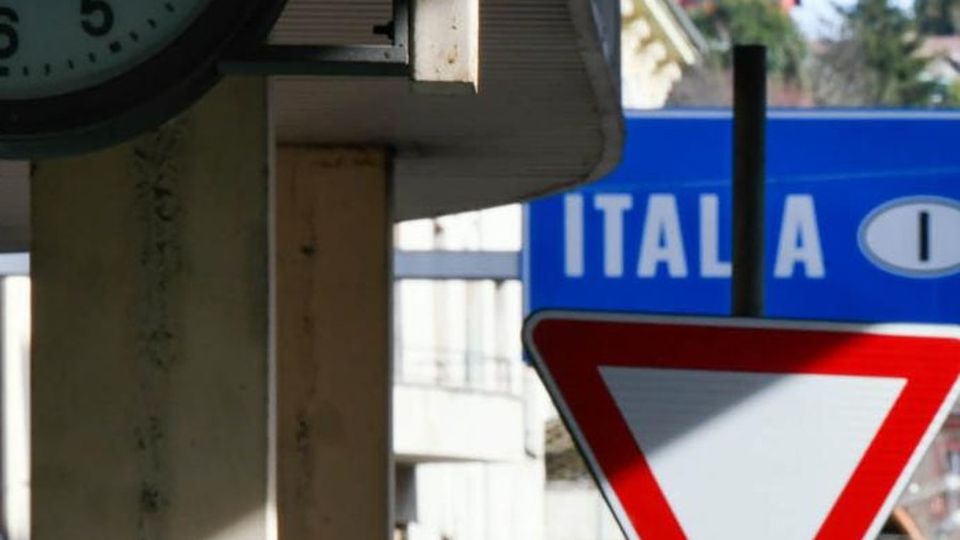 I focolai in Ticino spaventano Como «Il virus è stato sottovalutato» I focolai in Ticino spaventano Como «Il virus è stato sottovalutato»