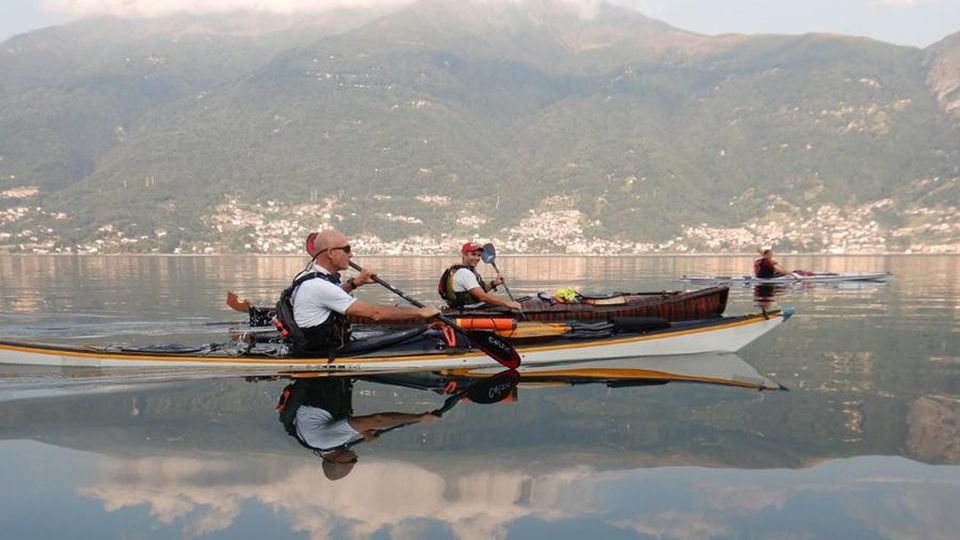 Novanta chilometri in canoa sul Lario Impresa per i trent’anni della CK90 Novanta chilometri in canoa sul Lario Impresa per i trent’anni della CK90