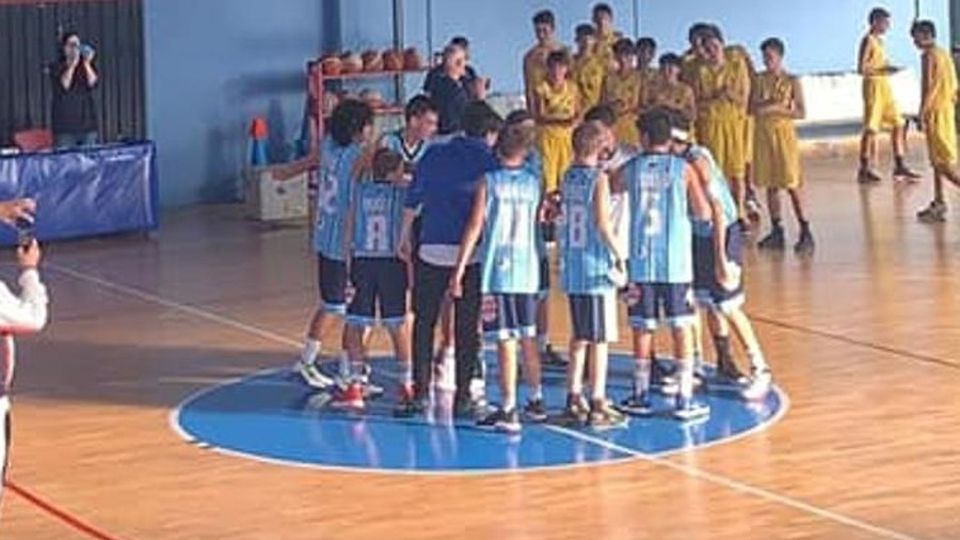 AAA allenatori lecchesi di basket cercansi AAA allenatori lecchesi di basket cercansi