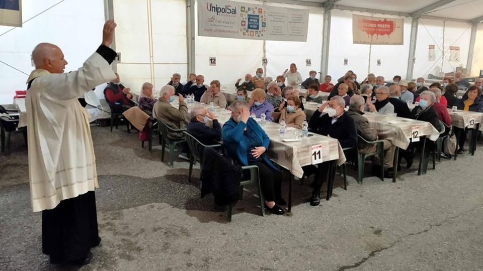 Il “Pranzo della tradizione” alza il sipario sulla fiera di Oggiono Il “Pranzo della tradizione” alza il sipario sulla fiera di Oggiono