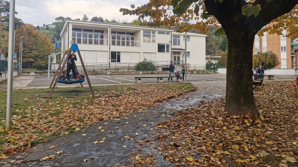 Oggiono, il parco del municipio diventa un playground senza più barriere Oggiono, il parco del municipio diventa un playground senza più barriere