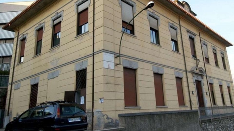Civate, si spaccia per idraulico, ma è una truffa. Raggirata un’anziana in via della Pace Civate, si spaccia per idraulico, ma è una truffa. Raggirata un’anziana in via della Pace