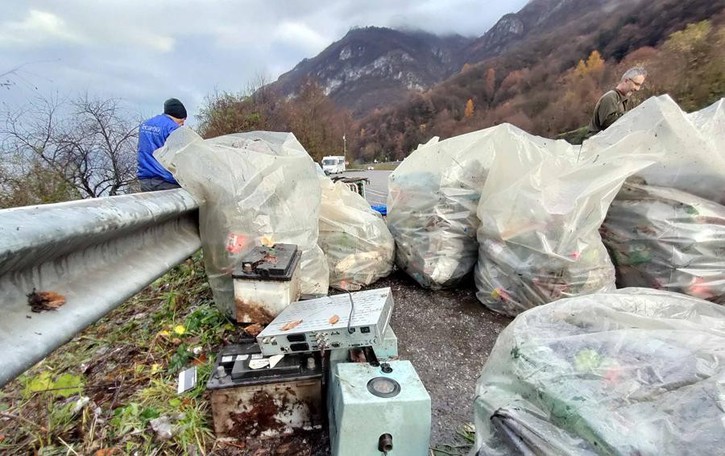 Colico, Anas corre ai ripari Pulizia delle piazzole ridotte a discariche