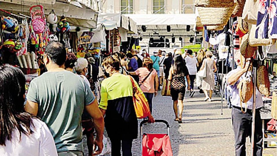 Lecco. Il mercato ritorna in centro Dal 2022 per un sabato al mese Lecco. Il mercato ritorna in centro Dal 2022 per un sabato al mese