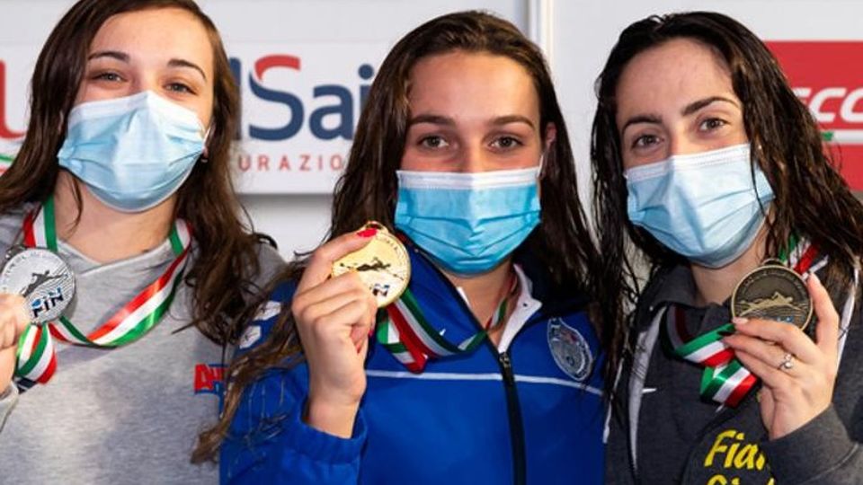 Pirovano, tre podi tricolori con dedica «Ai miei genitori, figure fondamentali» Pirovano, tre podi tricolori con dedica «Ai miei genitori, figure fondamentali»