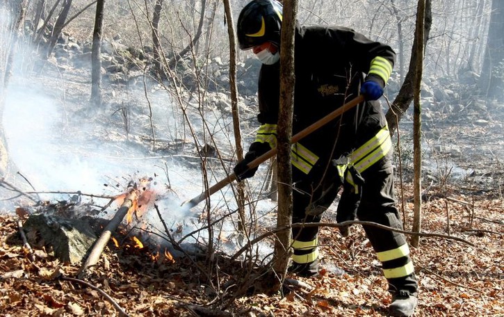 Incendi tra Valsassina e lago Bruciati 310 ettari in dieci anni