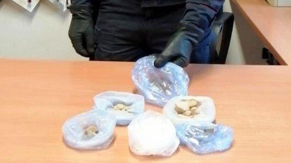 Blitz antidroga a Rogeno I pusher riescono a fuggire Blitz antidroga a Rogeno I pusher riescono a fuggire
