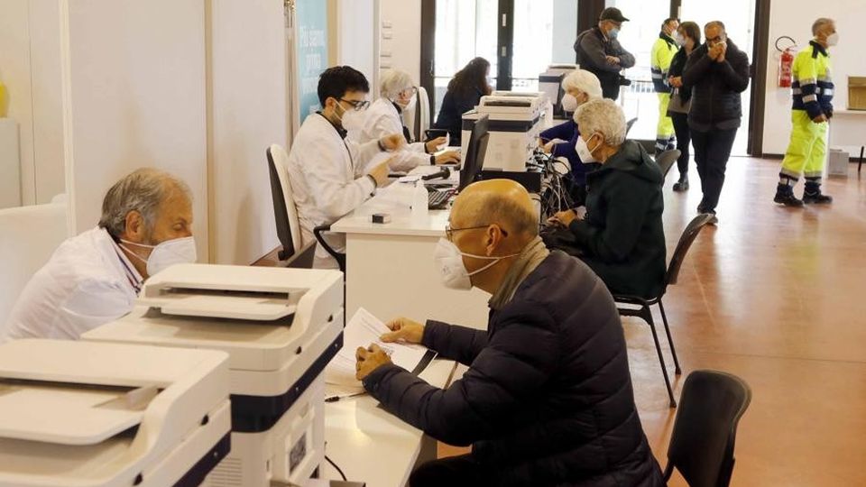 Barzio, decolla lo “Spazio Valsassina” Coro di elogi: «Veloci e efficienti» Barzio, decolla lo “Spazio Valsassina” Coro di elogi: «Veloci e efficienti»