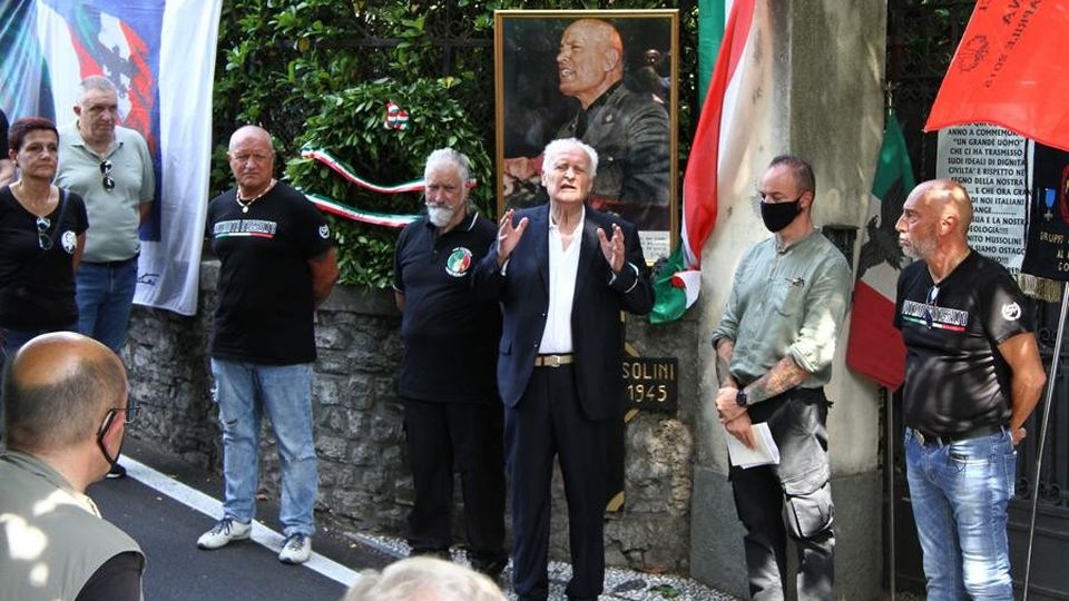 Dongo e Giulino, via libera dalla Prefettura L’Anpi non ferma il ricordo di Mussolini Dongo e Giulino, via libera dalla Prefettura L’Anpi non ferma il ricordo di Mussolini