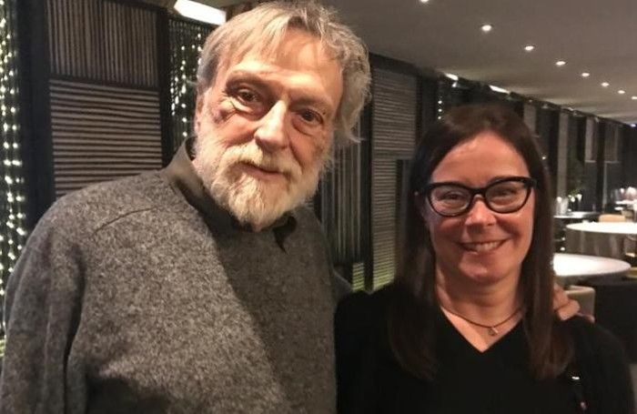 Beatrice Milani, presidente della società, con Gino Strada Beatrice Milani, presidente della società, con Gino Strada