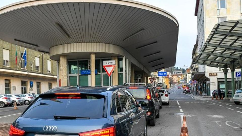 Canton Ticino L’idea dello statuto speciale contro i frontalieri Canton Ticino L’idea dello statuto speciale contro i frontalieri