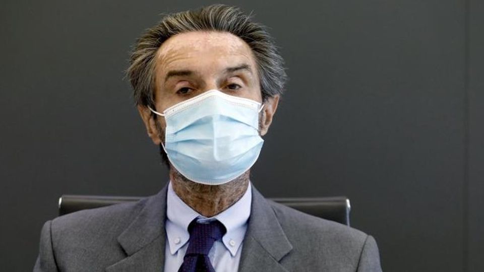Fontana: «Mancano i vaccini Rischio stop prenotazioni» Fontana: «Mancano i vaccini Rischio stop prenotazioni»