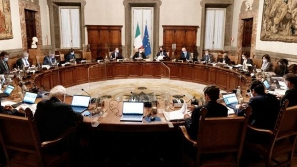 Governo: tanti partiti Ma nessuno tocca palla Governo: tanti partiti Ma nessuno tocca palla