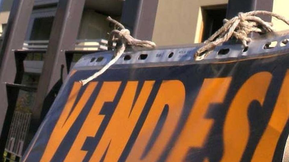 Lecco. I mutui tornano a crescere Spinti dalle coppie giovani Lecco. I mutui tornano a crescere Spinti dalle coppie giovani