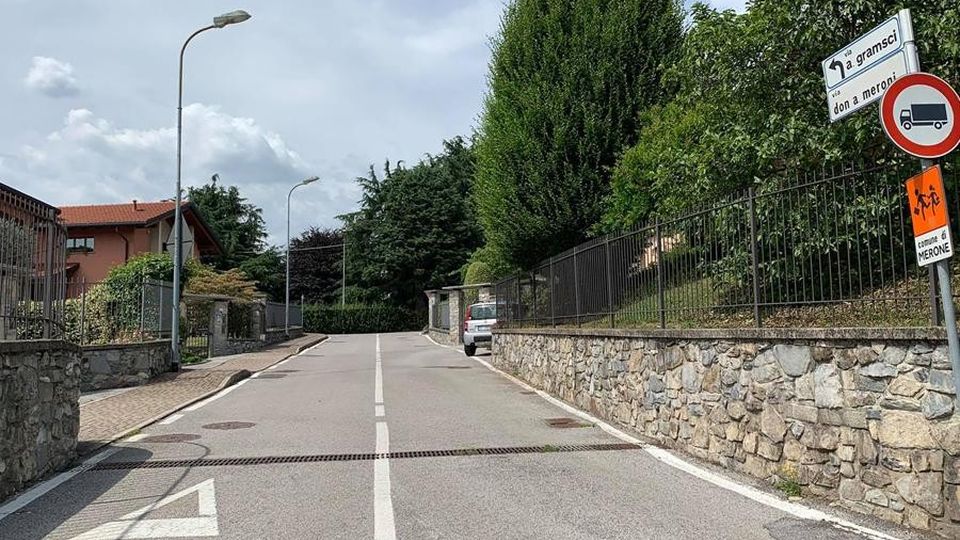 Mamma faccia a faccia con il ladro A Merone il bandito scappa dalla finestra Mamma faccia a faccia con il ladro A Merone il bandito scappa dalla finestra