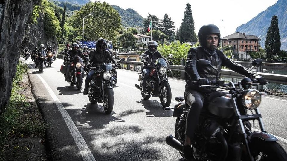 Il Covid fa rinviare il centenario Guzzi a Mandello Il Covid fa rinviare il centenario Guzzi a Mandello