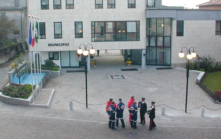 Ladri di biciclette a Dervio. «Attenzione, entrano nei box»