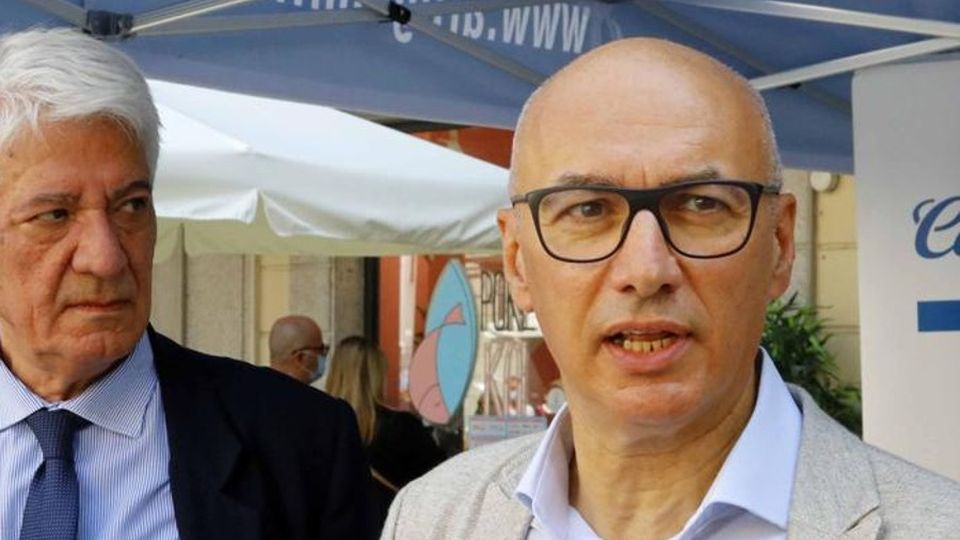 Lecco. Aperto per ferie: ore calde Settecento imprese attive Lecco. Aperto per ferie: ore calde Settecento imprese attive