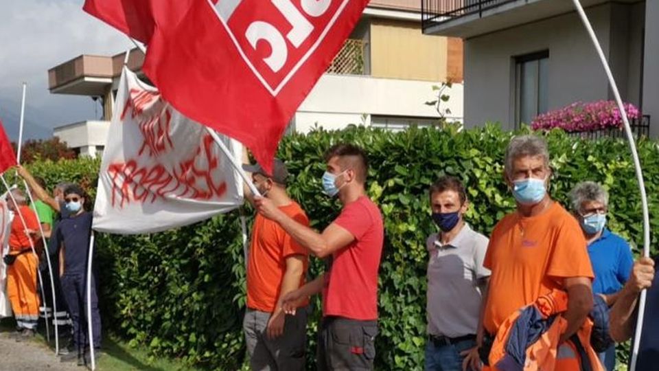 Lecco. Crisi Sittel: i dipendenti senza stipendio da 5 mesi Lecco. Crisi Sittel: i dipendenti senza stipendio da 5 mesi
